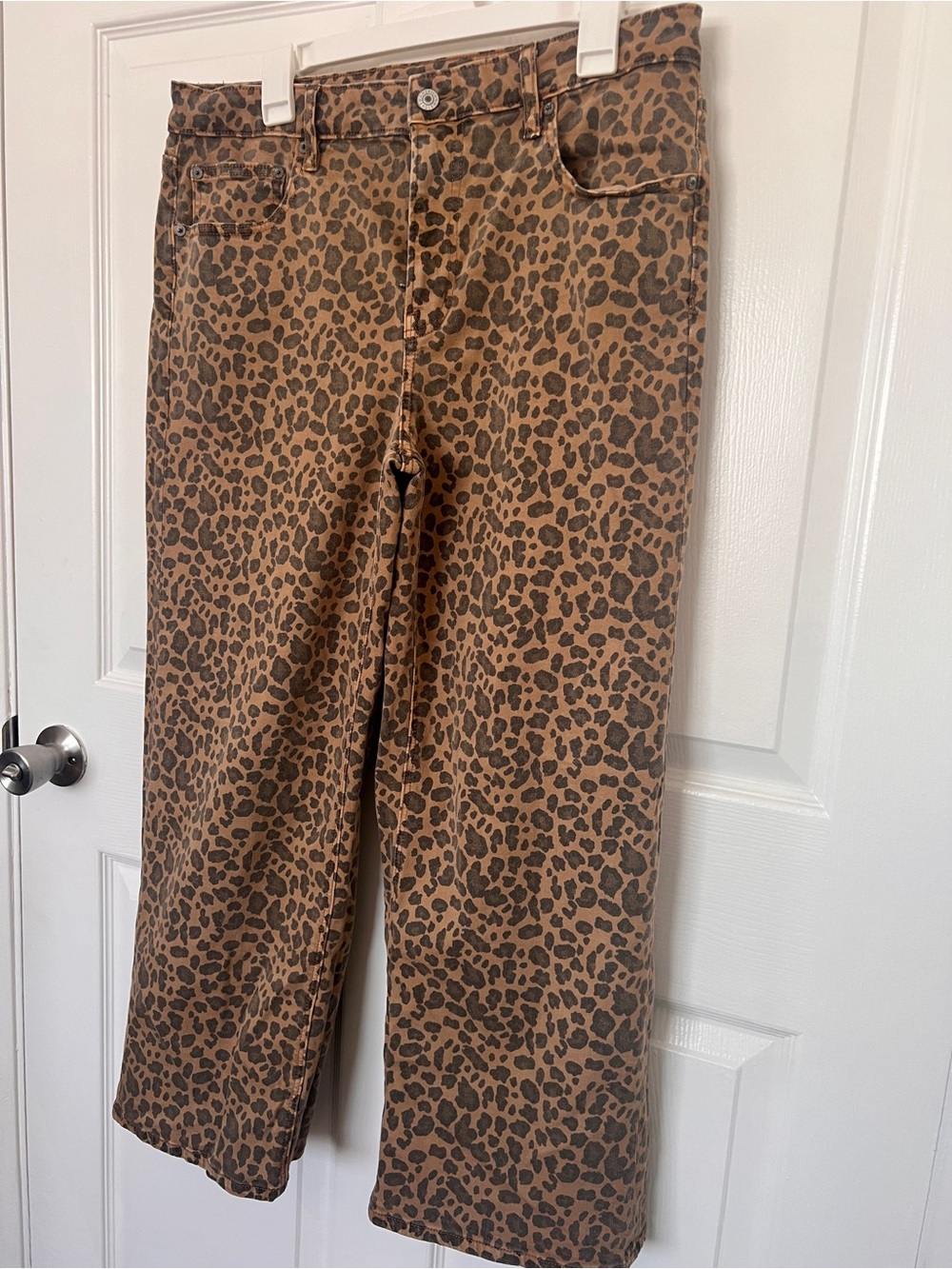 American Eagle Outfitters Leopard Print Straight Leg Jeans - Brown/Black - Picture 2 of 4